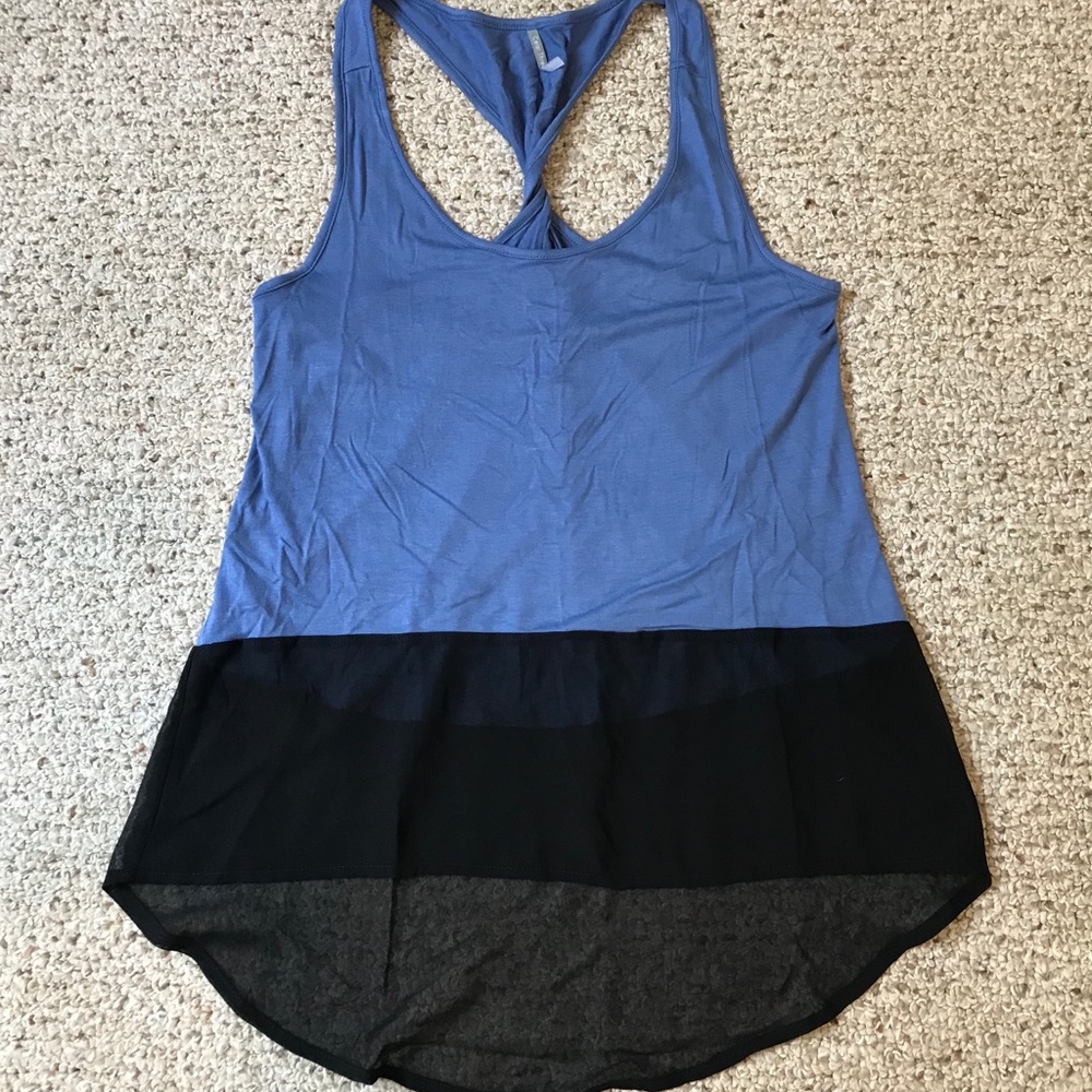 Twist back tank